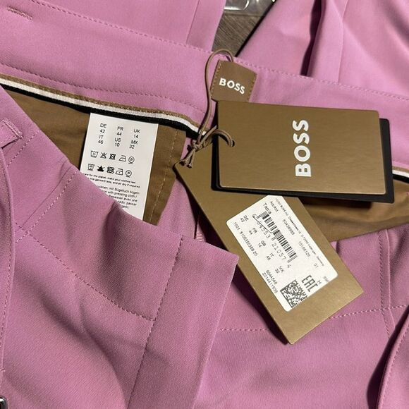 Hugo BOSS

Paperbag Belted-Waist Pleated Regular Tapered Trousers - Picture 6 of 6